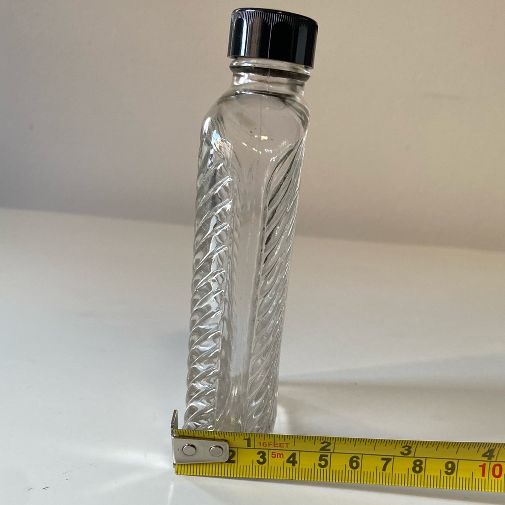 Vintage 1927 Universal Ribbed Glass Hip Flask – Prohibition Era Barware - Picture 4 of 9